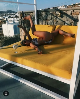 Tana Mongeau feet photo thumbnail