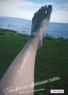 Katheryn Winnick feet photo thumbnail