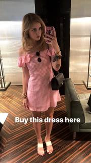 Chiara Ferragni feet photo thumbnail