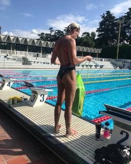 Federica Pellegrini feet photo thumbnail