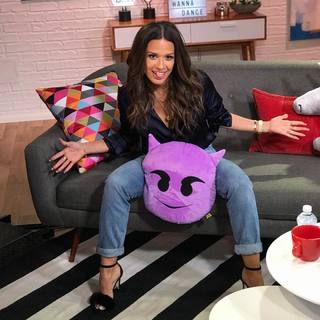 Rocsi Diaz feet photo thumbnail