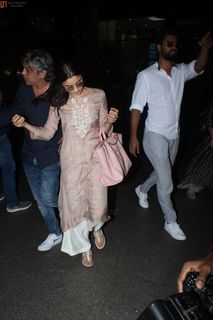 Alia Bhatt feet photo thumbnail