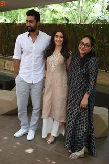 Alia Bhatt feet photo thumbnail
