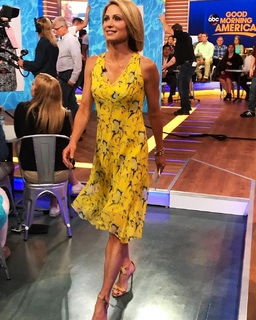 Amy Robach feet photo thumbnail