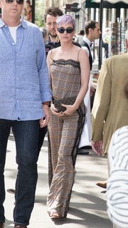 Katy Perry feet photo thumbnail