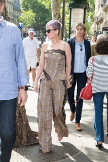 Katy Perry feet photo thumbnail