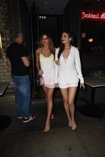 Victoria Justice feet photo thumbnail