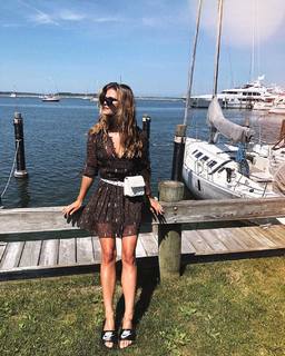 Nina Agdal feet photo thumbnail
