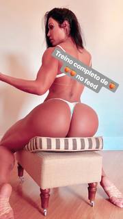 Gracyanne Barbosa feet photo thumbnail