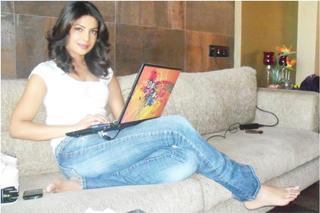 Priyanka Chopra Jonas feet photo thumbnail