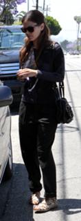 Rachel Bilson feet photo thumbnail
