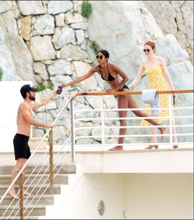 Emma Stone feet photo thumbnail