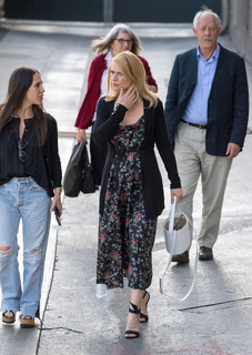 Claire Danes feet photo thumbnail