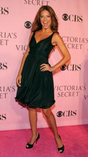 Adriana Lima feet photo thumbnail