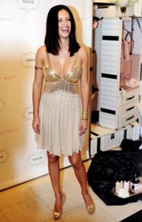 Adriana Lima feet photo thumbnail