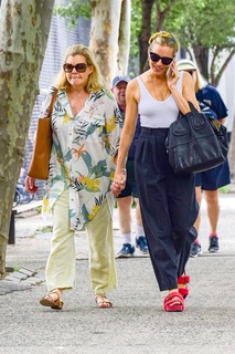 Sienna Miller feet photo thumbnail