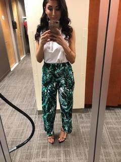 Courtney Khondabi feet photo thumbnail