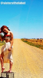 Willow Shields feet photo 4