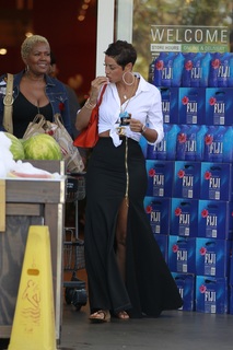 Nicole Murphy feet photo thumbnail