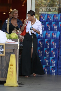 Nicole Murphy feet photo thumbnail