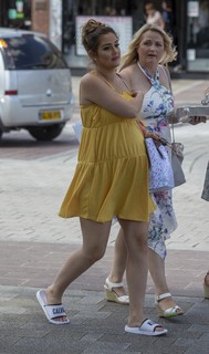 Jacqueline Jossa feet photo thumbnail