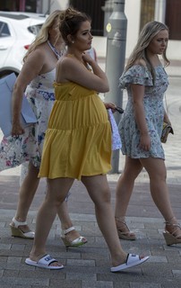 Jacqueline Jossa feet photo thumbnail