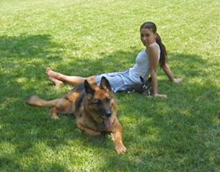Alyssa Milano feet photo thumbnail