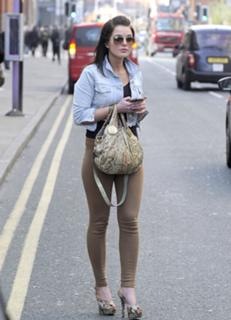 Helen Flanagan feet photo thumbnail
