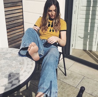 Perrie Edwards feet photo thumbnail