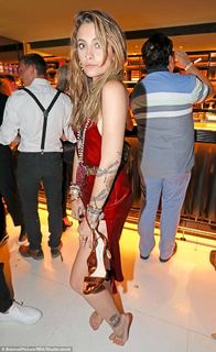 Paris Jackson feet photo thumbnail