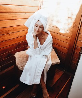 Nastia Liukin feet photo thumbnail