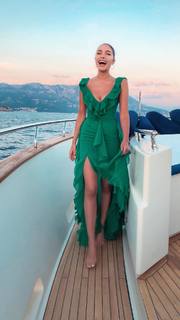Olivia Culpo feet photo thumbnail