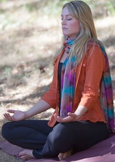 Elisabeth Röhm feet photo thumbnail