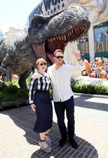 Bryce Dallas Howard feet photo thumbnail