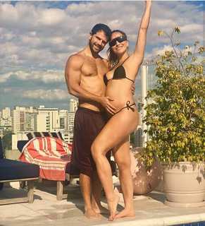 Sabrina Sato feet photo thumbnail