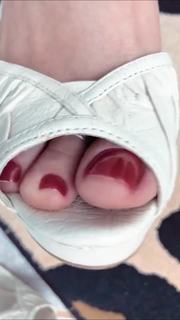 Alaine Crissiê feet photo thumbnail