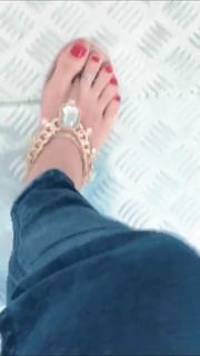Alaine Crissiê feet photo thumbnail