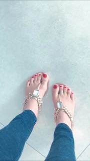 Alaine Crissiê feet photo thumbnail