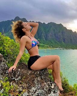 Lauren R. Wood feet photo thumbnail