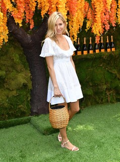 Sienna Miller feet photo thumbnail