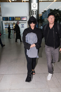 Demi Lovato feet photo thumbnail