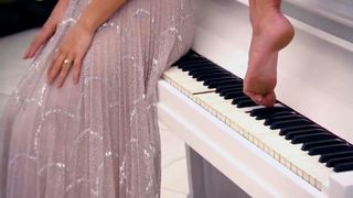 Nikki Garcia feet photo thumbnail