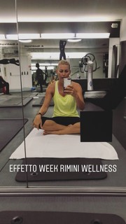 Federica Fontana feet photo thumbnail