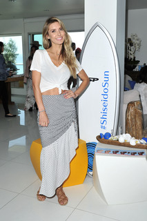 Audrina Patridge feet photo thumbnail