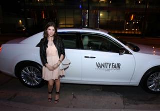 Anna Kendrick feet photo thumbnail
