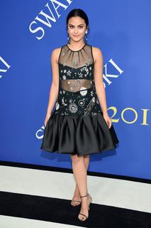 Camila Mendes feet photo thumbnail
