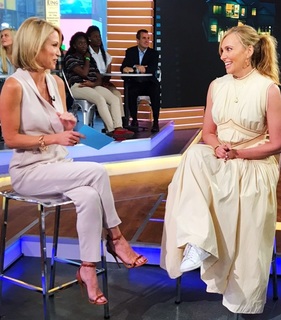 Amy Robach feet photo thumbnail