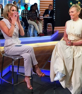 Amy Robach feet photo thumbnail