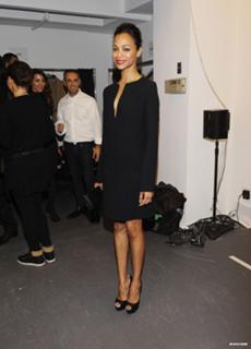 Zoe Saldana feet photo thumbnail