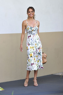 Brooke Burke feet photo thumbnail